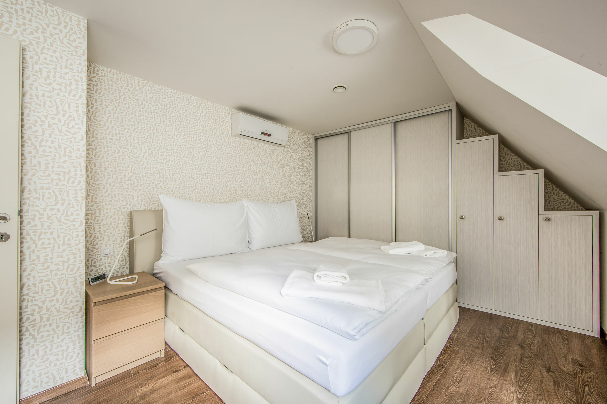 Aplend City Bastova 1 Братислава Екстериор снимка